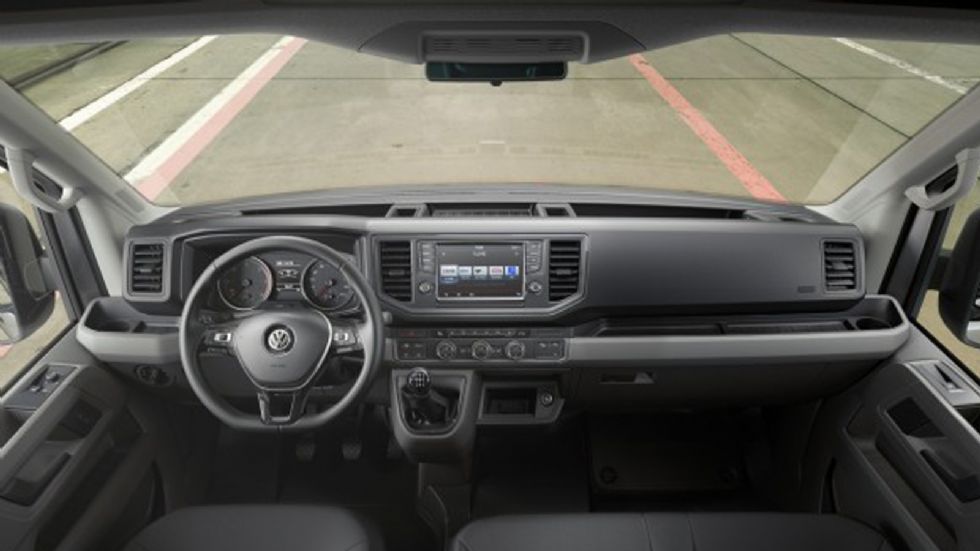 Ολοκαίνουργιο είναι και το εσωτερικό, με την VW να υπόσχεται βελτιωμένη ποιότητα και πρακτικότητα. 